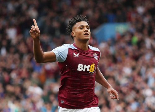 Ollie Watkins hoàn tất cú hat-trick đẳng cấp