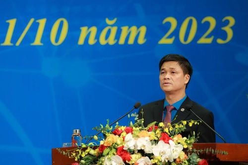 Đồng chí Ngọ Duy Hiểu phát biểu khai mạc đại hội.