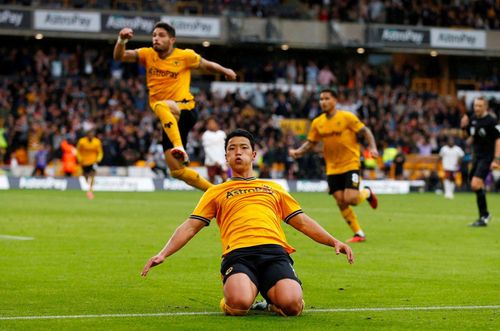 Niềm vui của Hwang Hee Chan sau khi ghi bàn thắng quyết định giúp Wolves hạ Man City