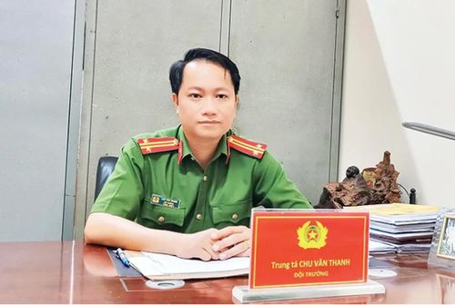  Trung tá Chu Văn Thanh, đội trưởng Đội Cảnh sát điều tra tội phạm về ma túy, Công an quận Thanh Xuân, Công an TP Hà Nội đã tham gia điều tra, khám phá thành công nhiều chuyên án, vụ án ma túy lớn; đã khám phá xử lý hình sự 161 vụ với 165 đối tượng, thu giữ hơn 80 bánh heroine, 40.214 viên ma túy tổng hợp. Trung tá Chu Văn Thanh 2 lần được tặng danh hiệu “Chiến sỹ thi đua toàn lực lượng CAND”; Danh hiệu “Chiến sỹ thi đua toàn quốc” năm 2022; Huân chương Chiến công hạng Ba năm 2018; 4 lần được Bộ trưởng Bộ Công an tặng Bằng khen; Danh hiệu “Gương mặt trẻ Công an Thủ đô xuất sắc tiêu biểu” năm 2012 và nhiều bằng khen, giấy khen... 