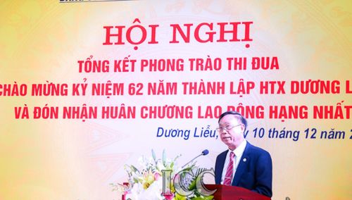  Ông Nguyễn Phi Đức, Chủ tịch Hội đồng quản trị Hợp tác xã dịch vụ nông nghiệp, kinh doanh thương mại, tổng hợp Dương Liễu, huyện Hoài Đức, thành phố Hà Nội. Liên tục từ năm 1998 đến nay, HTX đã được tặng thưởng nhiều bằng khen, giấy khen của các ngành các cấp. Ông Nguyễn Phi Đức, Giám đốc HTX được tặng danh hiệu cá nhân “Điển hình tiên tiến”. 