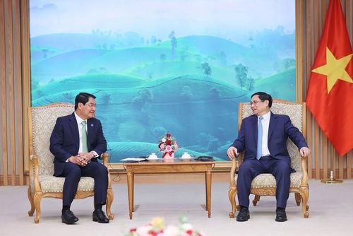 Thủ tướng đề nghị các cơ quan, địa phương liên quan tập trung, quyết tâm thúc đẩy việc kết nối giữa hai thủ đô qua hệ thống đường cao tốc ngắn nhất. Ảnh: VGP
