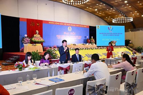 Thảo luận tại Tổ về các văn kiện Đại hội