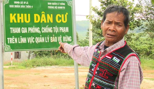 Già làng tích cực tham gia mô hình khu dân cư bảo vệ rừng