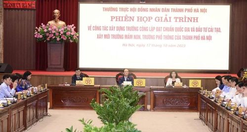 Quang cảnh phiên giải trình.