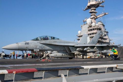 Cận cảnh chiếc F/A 18 Super Hornets trên tàu sân bay USS Gerald R. Ford ở Đông Địa Trung Hải, ngày 11/10. Nguồn: @US5thFleet.