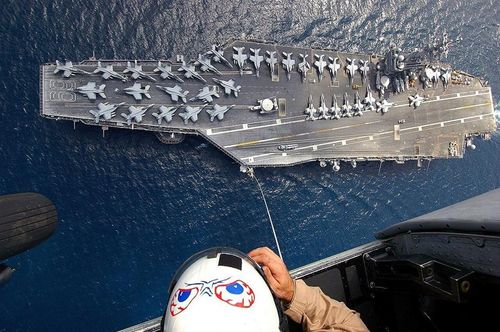  Tàu sân bay USS Dwight D. Eisenhower trên đường đến đông Địa Trung Hải. Nguồn: US Navy.