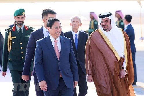  Lễ đón Thủ tướng Phạm Minh Chính đến thành phố Riyadh, Saudi Arabia. (Ảnh: Dương Giang/TTXVN) 