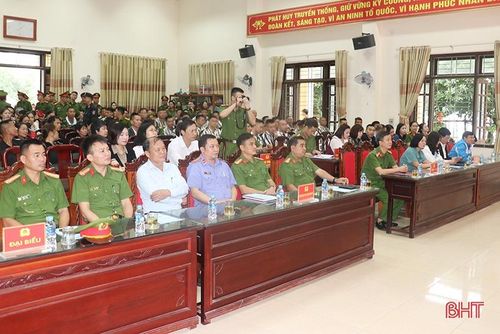 Các đại biểu dự hội nghị.