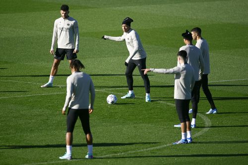 PSG tập luyện trước cuộc đón tiếp Milan