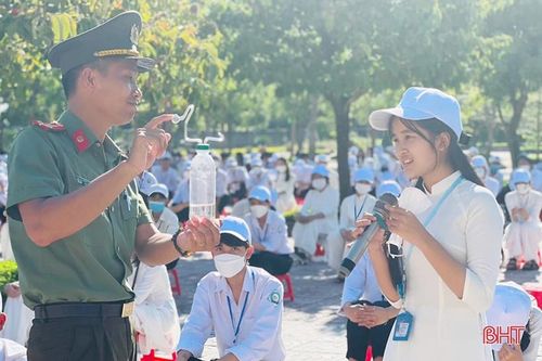 Thông qua các buổi tuyên truyền, các em học sinh đã được cung cấp kiến thức và kỹ năng để tránh xa ma túy, thuốc lá điện tử.