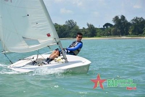 20 vận động viên chuyên nghiệp quốc tế sẽ tranh tài ở Giải đua thuyền buồm quốc tế và ván chèo đứng Quy Nhơn 2023.