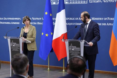 Ngoại trưởng Pháp Catherine Colonna (trái) thông báo đồng ý cung cấp thiết bị quân sự cho Armenia vào đầu tháng này. Ảnh: Reuters