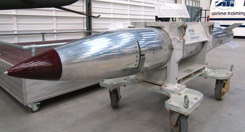 Cụ thể, loại B61-11 mang đầu đạn có đương lượng nổ lên tới 400 kiloton, trong khi đó, loại B61-12 chỉ có đầu đạn nổ 50 kiloton.