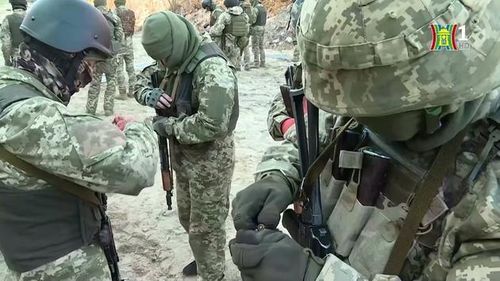 Binh sĩ Ukraine đang dần thiếu đạn được