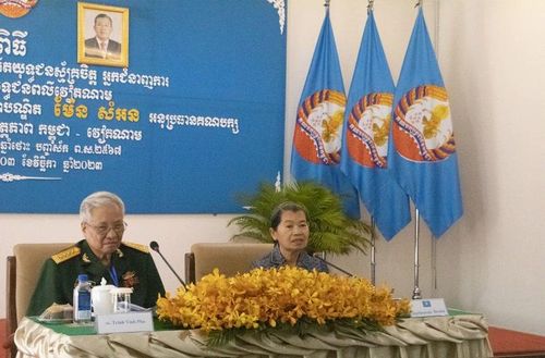 Phó Chủ tịch CPP Men Sam An bày tỏ xúc động được đón tiếp những người bạn Việt Nam. (Ảnh: Nguyễn Hiệp)