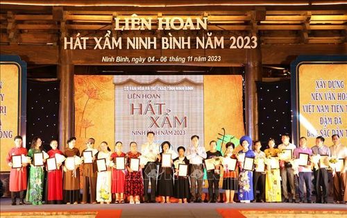20 câu lạc bộ trong cả nước tham dự Liên hoan.