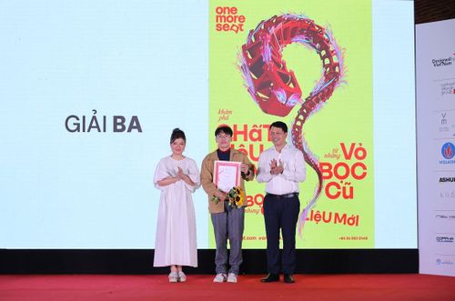 Tác giả Đào Mạnh Khang nhận giải Ba tại Cuộc thi Designed by Vietnam.