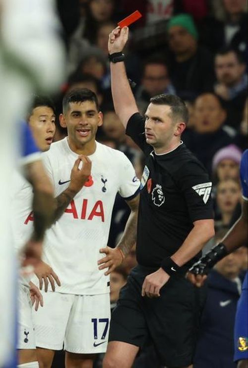 Cristian Romero là một trong hai cầu thủ Tottenham bị đuổi khỏi sân vì nhận thẻ đỏ.