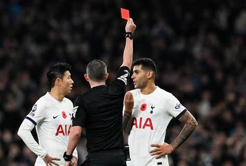 Tottenham 'tự bắn' vào chân mình với 2 chiếc thẻ đỏ trong cuộc so tài với Chelsea