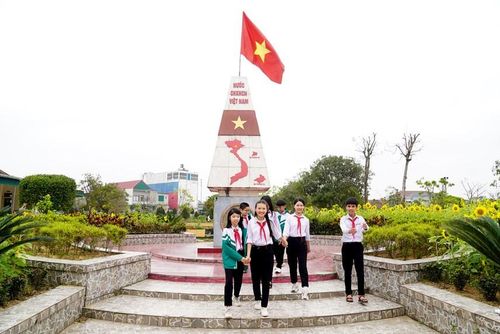 Ngày chủ nhật nên để các em học sinh tham gia các hoạt động thể thao, có thời gian nghỉ ngơi gần gũi bên gia đình.