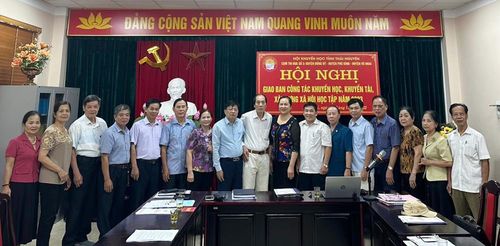 Các đại biểu tại Hội nghị giao ban cụm 3.