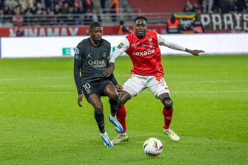 Junya Ito của Reims đưa được bóng vào lưới PSG ở phút thứ 7nhưng bàn thắng đã bị từ chối bởi VAR