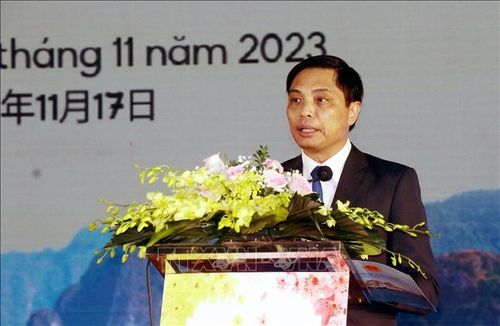 Phó Chủ tịch UBND tỉnh Quảng Ninh Vũ Văn Diện phát biểu.