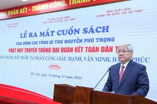 Chủ tịch Ủy ban Trung ương Mặt trận Tổ quốc Việt Nam Đỗ Văn Chiến phát biểu tại Lễ ra mắt cuốn sách