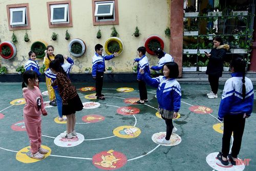 Không gian vui chơi thư giãn dành cho học sinh tại Trường Tiểu học Nam Hà (TP Hà Tĩnh). Ảnh Thu Hà.