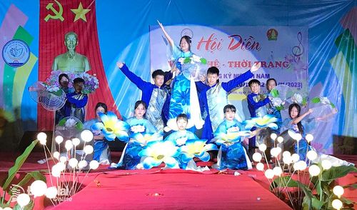 Một tiết mục văn nghệ tại hội diễn