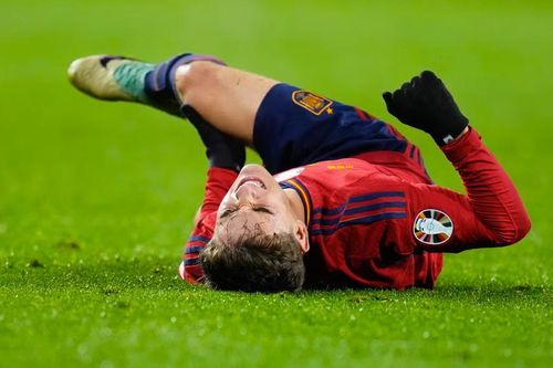  Gavi: Tiền vệ trị giá 78 triệu Bảng của Barcelona mới dính chấn thương ACL, nguy cơ bỏ lỡ cả EURO 2024 ở Đức cùng tuyển Tây Ban Nha. 