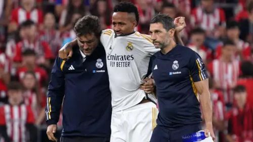  Eder Militao: Hậu vệ phải trị giá 60 triệu Bảng của Real Madrid phải ‘làm khán giả’ dài ngày vì chấn thương ACL.