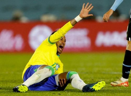  Neymar: Tiền đạo 43 triệu Bảng của Al-Hilal và tuyển Brazil lên bàn mổ cách đây không lâu và phải nghỉ hết mùa.