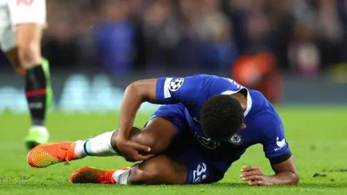  Wesley Fofana: Trung vệ của Chelsea trị giá 34,5 triệu Bảng cũng đang phải nghỉ thi đấu vì chấn thương dây chằng chéo.