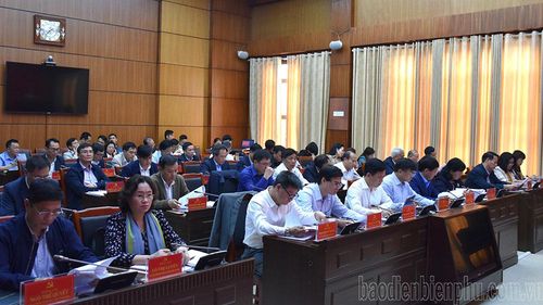 Đại biểu dự Hội nghị lần thứ 17, Ban Chấp hành Đảng bộ tỉnh.
