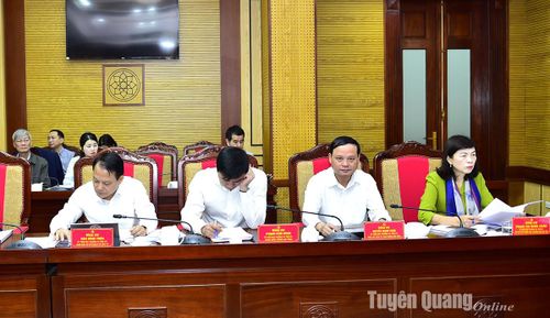 Các đồng chí Ủy viên Ban Thường vụ Tỉnh ủy dự hội nghị.