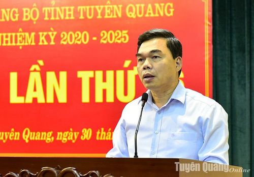 Đồng chí Trưởng Ban Tổ chức Tỉnh ủy Ma Thế Hồng trình bày Quy định 124-QĐ/TW.