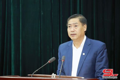 Đồng chí Nguyễn Hữu Đông phát biểu tại hội nghị.