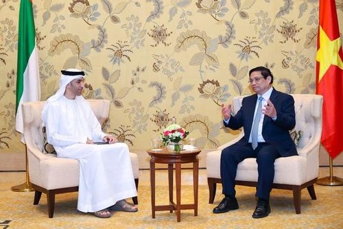 Thủ tướng hoan nghênh các tập đoàn, doanh nghiệp, quỹ đầu tư của UAE tìm hiểu cơ hội và tiếp tục mở rộng hoạt động, hợp tác, đầu tư tại Việt Nam- Ảnh: VGP/Nhật Bắc