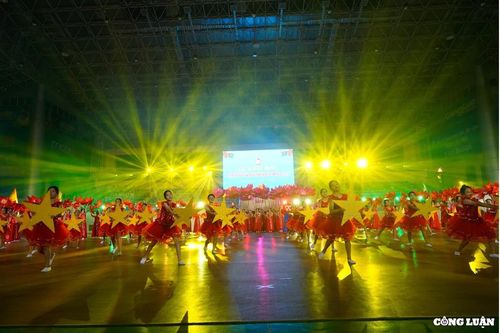  Màn đồng diễn tại chương trình tổng duyệt. 