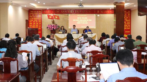 Các đại biểu tham dự hội nghị.