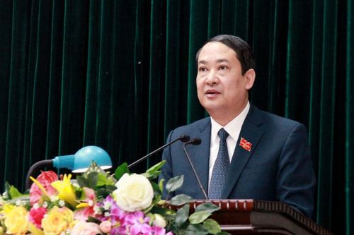 Phó Bí thư Thường trực Tỉnh ủy, Chủ tịch HĐND tỉnh Mai Văn Tuất phát biểu khai mạc kỳ họp