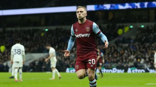 Jarrod Bowen quân bình tỷ số 1-1 cho West Ham ở phút 52.