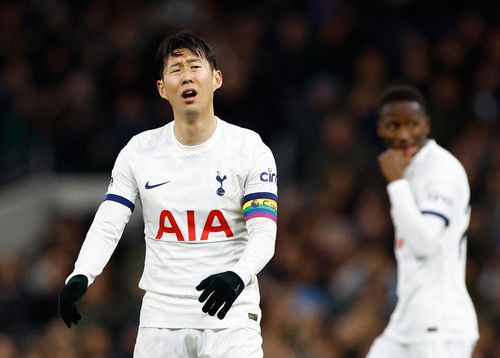 Những phút cuối, Tottenham cố gắng tìm bàn gỡ nhưng bất thành