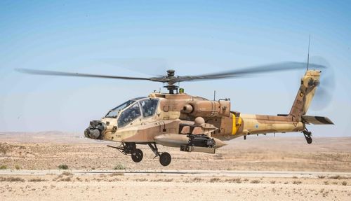 Các bài kiểm tra kéo dài 5 ngày, trong thời gian đó trực thăng Apache đã bắn tổng cộng 8 tên lửa Spike NLOS vào các mục tiêu khác nhau, thể hiện khả năng tương thích ở mức hoàn hảo.