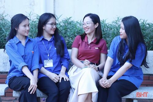 “Tôn sư trọng đạo” là truyền thống tốt đẹp bao đời nay của người Việt.
