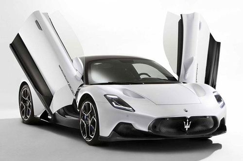 Maserati MC20.