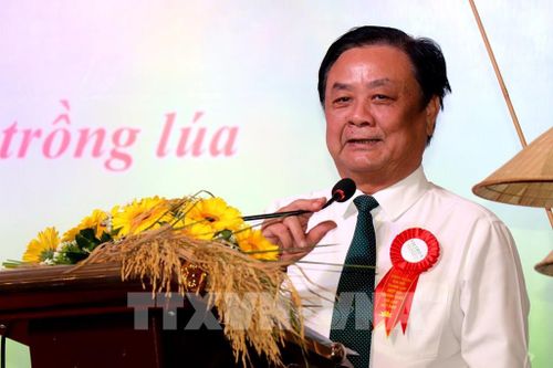 Bộ trưởng Bộ Nông nghiệp và Phát triển nông thôn Lê Minh Hoan chúc mừng Đại hội thành công và kỳ vọng Hiệp hội Ngành hàng lúa gạo hoàn thành tốt nhiệm vụ đề ra. Ảnh: Thu Hiền - TTXVN