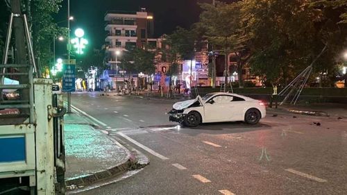  Tai nạn giữa ô tô và xe máy khiến 3 người thiệt mạng tại Bắc Giang: Khoảng 23h30 ngày 2/6, tại địa bàn phường Ngô Quyền (thành phố Bắc Giang, tỉnh Bắc Giang), xảy ra vụ tai nạn nghiêm trọng giữa ô tô mang BKS 98A-499.44 với xe máy BKS: 98B2-755.90. Xe máy do anh N.Q.T (SN 1974) chở theo vợ là chị D.T.Q (SN 1978) và con gái (SN 2009. Vụ va chạm giữa hai xe đã khiến 3 người trên xe gắn máy đều tử vong tại chỗ, các phương tiện giao thông bị hư hỏng nặng. 